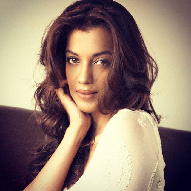 Mugdha Godse ‏:- #mood #shots #beauty #beautiful #brown #fun @ Oberoi Springs, Anderi west, Mumbai -instagram