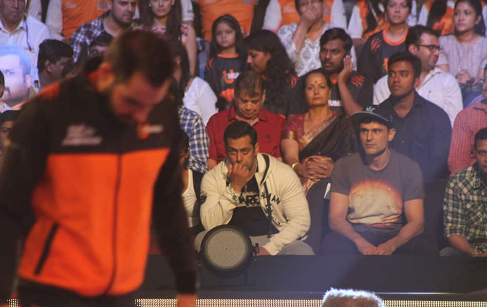 Actor Salman Khan during the match between U Mumba and Puneri Paltan at Pro Kabaddi at the NSCI Stadium in Mumbai. -dna