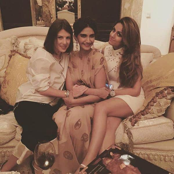 Love you girls @natasha_poonawalla and @lemill http://ift.tt/1DDZdGI Twitter@sonamakapoor