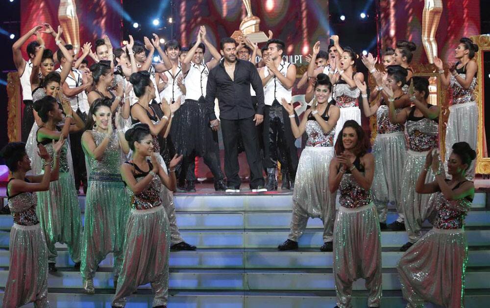 Zee TV ‏:- #JummeKiRaatHai, only on ZEE TV! #AIBA2015 @BeingSalmanKhan   -twitter