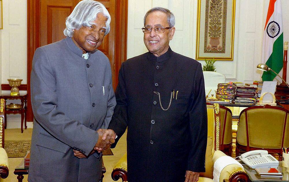 File photo of former president APJ Abdul Kalam with President Pranab Mukherjee in New Delhi in Dec 2014. 