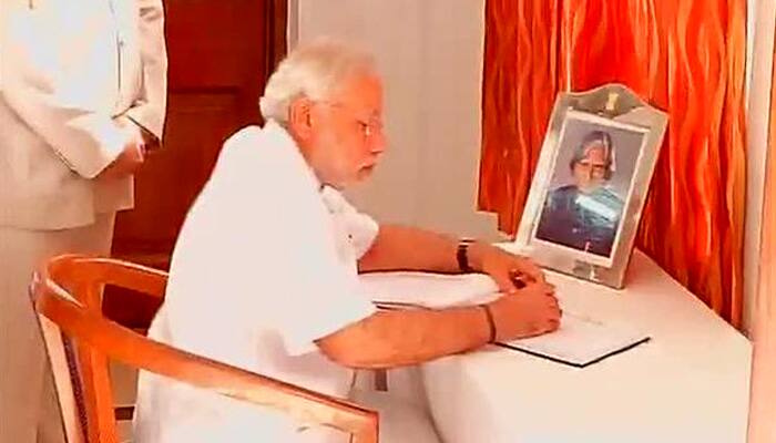 PM Narendra Modi pays homage to APJ Abdul Kalam by writing in condolence book