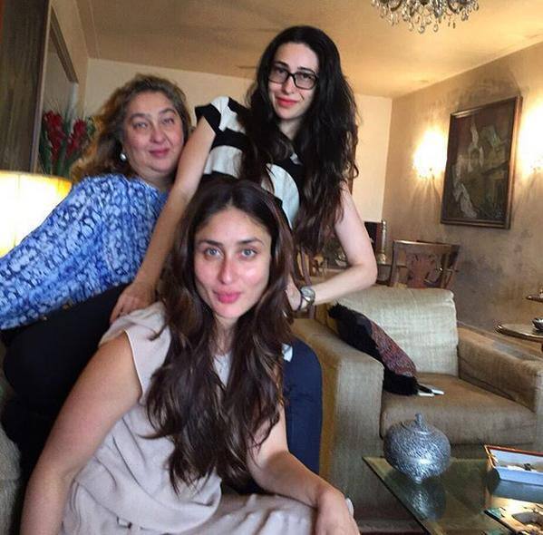 Kareena with sister Karishma and aunt Rima Jain - Twitter@KareenaUpdates