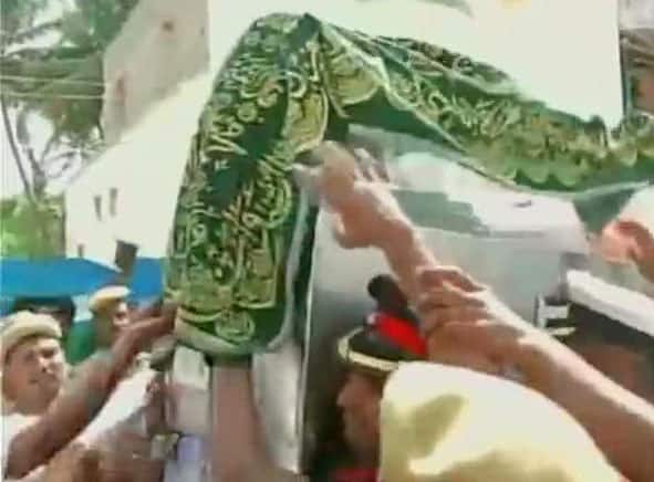 APJ Abdul Kalam's body being taken to burial ground in Rameswaram. -twitter@ANI_news