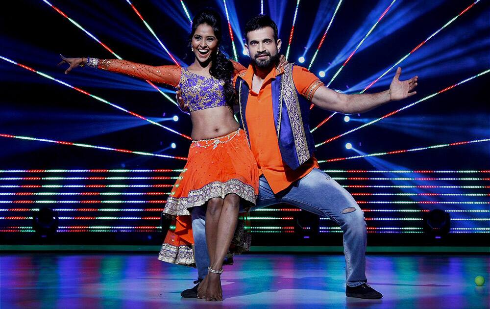 Cricketer Irfan Pathan performs on the sets of Jhalak Dikhla Jaa Season 8 in Mumbai.