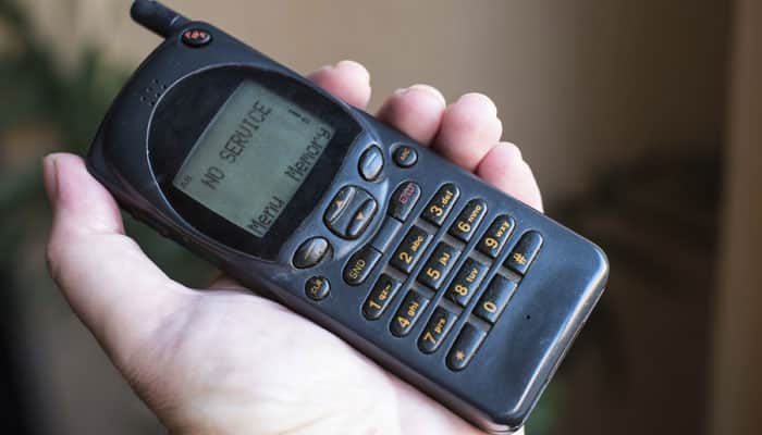 On this day 20 years ago; India made its first mobile phone call! | Science News | Zee News
