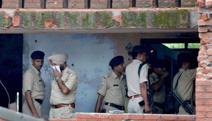 Gurdaspur attack terrorists wore &#039;Made in Pak&#039; gloves: Report