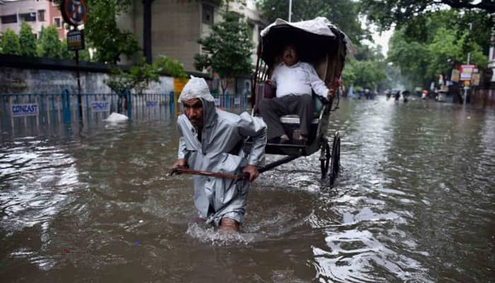 Heavy rains wreak havoc in Odisha, West Bengal; lakhs affected