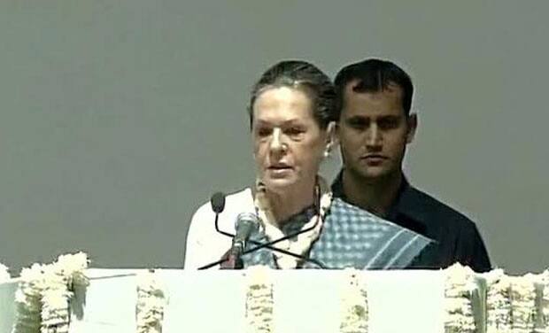 Sonia attacks PM Modi, says won&#039;t let Parliament function unless Opposition demands met