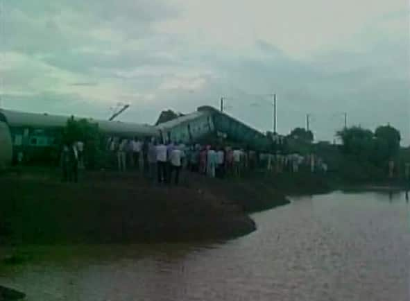 28 dead in twin train derailment incident in MP (Visuals of spot where trains derailed) Twitter@ANI_news