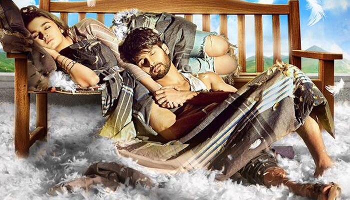 &#039;Shaandaar&#039; first look: Alia Bhatt kisses her childhood crush Shahid Kapoor!