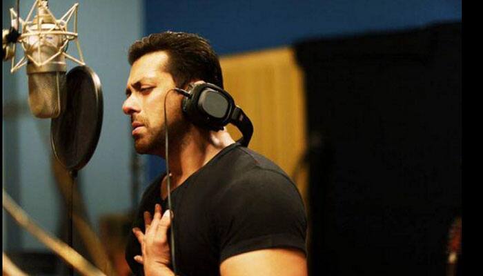 Watch: Salman Khan singing &#039;Main Hoon Hero Tera&#039;!