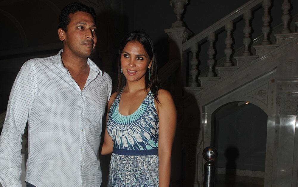 Mahesh Bhupathi and Lara Dutta at the opening of Tanishaa Mukerji's new play 'The Jury' in Mumbai. -dna