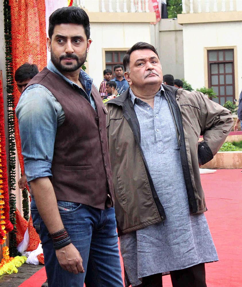 Bollywood actors Abhishek Bachchan and Rishi Kapoor on the sets of Sab TVs Badi Door Se Aaye Hain during the promotion of film All Is Well, in Mumbai.