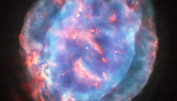 NASA&#039;s Hubble discovers &#039;little gem in space&#039;- planetary nebula NGC 6818