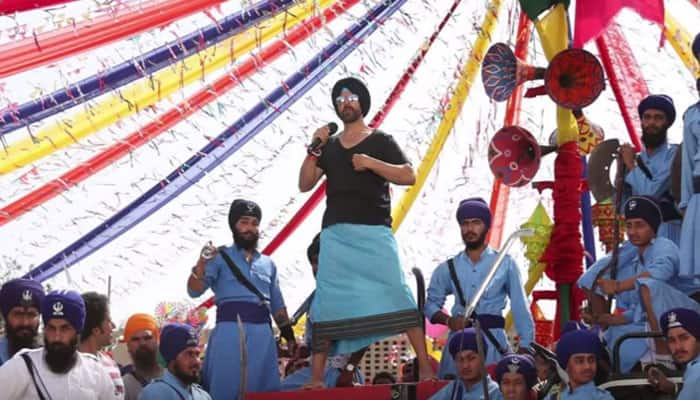 Watch: Akshay Kumar&#039;s Punjabi tadka in &#039;Singh Is Bliing&#039; song