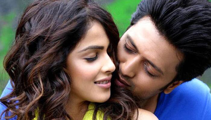 Genelia returns to acting, hubby Riteish Deshmukh excited