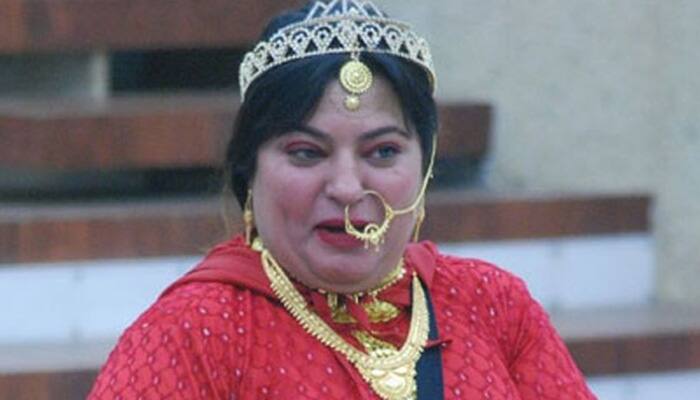 Dolly Bindra accuses Radhe Maa of giving her life threats