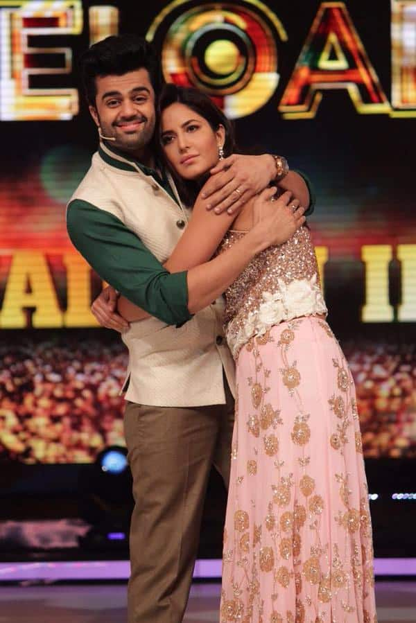 So cute! Adorable moment on the set of #JhalakReloaded @ManishPaul03 #KatrinaKaif #Phantom Twitter@ManishPaul03