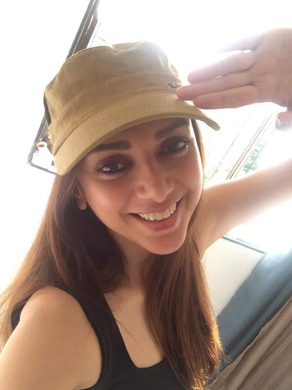 Thank you for every single day that you selflessly risk your life for our peace and happiness #SaluteSelfie  - Twitter@aditiraohydari