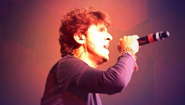 Sonu Nigam launches father&#039;s sixth music album