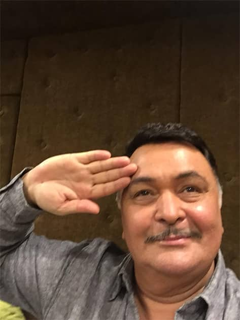 #SaluteSelfie Saluting the Nation,thank you the Armed Forces. Jai Hind! Twitter@chintskap