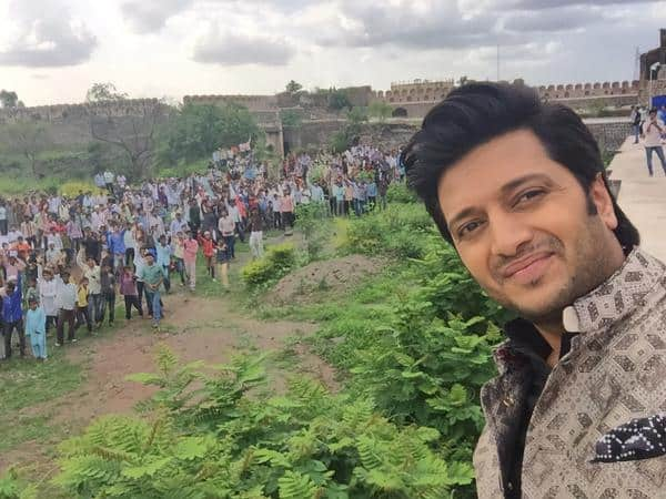 Shooting at Ausa Fort, Latur. My hometown for the first time. #excited - Twitter@Riteishd