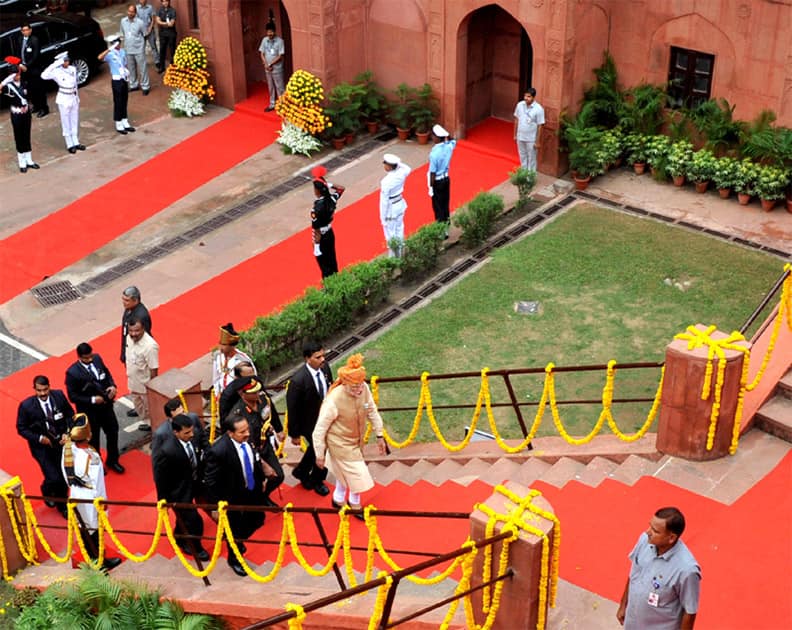 The Prime Minister, Shri Narendra Modi arrives at Red Fort, on the occasion of 69th Independence Day, in New Delhi. Pic Courtesy/PIB