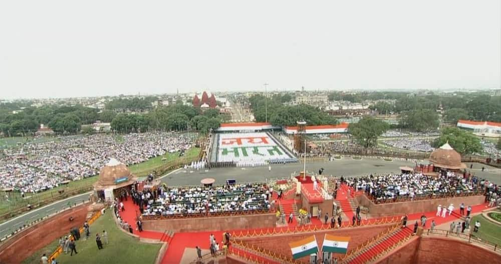 PM: Simplicity & unity are India's strength #IndependenceDay #IDay2015   Twitter@DDNewsLive