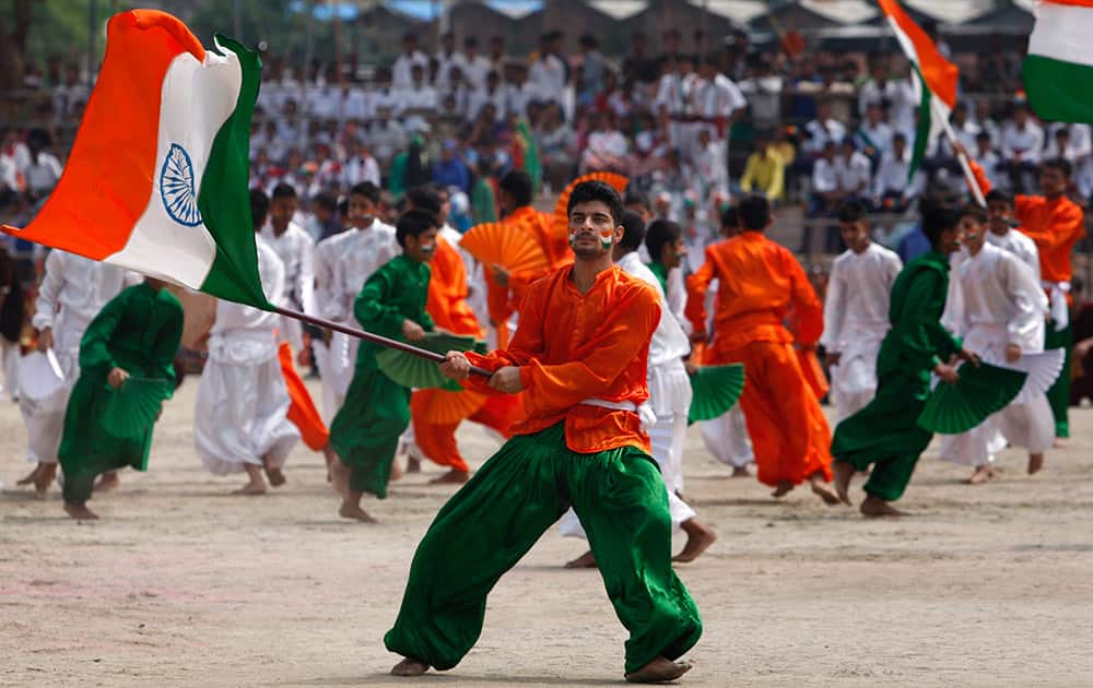 School student perform on the occasion of 69th anniversary of India's independence, in Jammu.