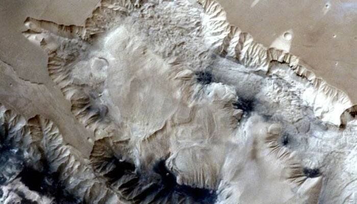 Mangalyaan sends home  stunning 3D pictures of Canyon on Mars