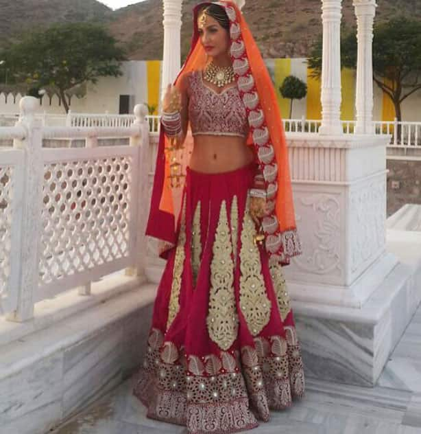 Elli Avram :- Indian clothes always makes me feel like a princess #love #indianclothes -instagram