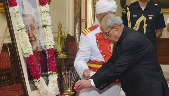 President Pranab Mukherjee pays tributes to Shanker Dayal Sharma