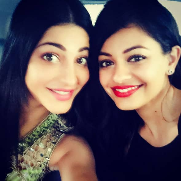 Girls be chillin in Mumbai !!! @poojakumarny - Instagram@shrutzhaasan