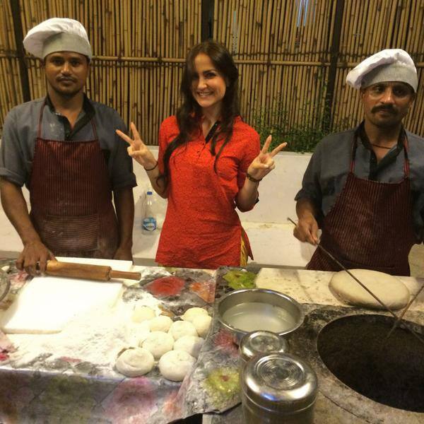 Posing with the awesome tandoori roti makers mmmm yammie! #indiadiaries #jaipur #wooplove  Twitter@ElliAvram