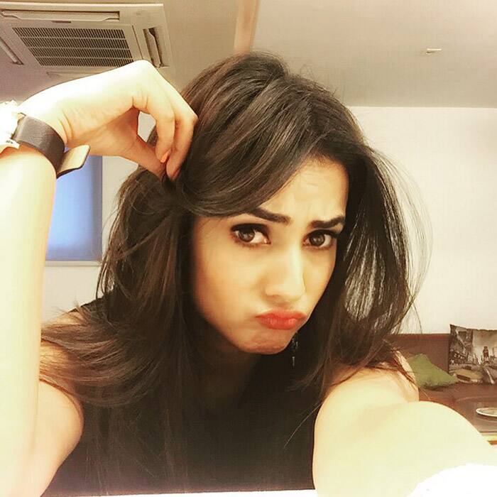 SONAL CHAUHAN ‏:- Just realised it a #Sunday n I'm working ❤ #workmode #sulking #kidding #foolingaround -instagram