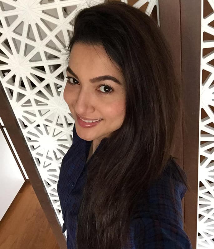 GAUAHAR KHAN :- #hairday... -twitter
