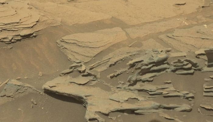 Floating spoon spotted on Mars?
