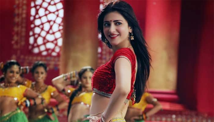 Shruti Hassan clears air on her kissing scene in 'Welcome Back'