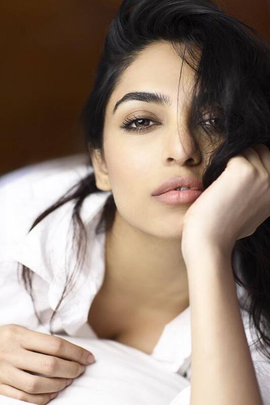 Sobhita Dhulipala :- Do you suppose she's a wildflower? -twitter