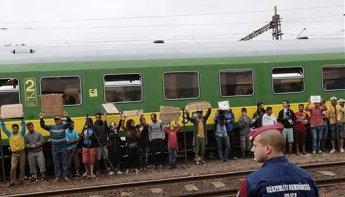 Hungary train stand-off enters second day