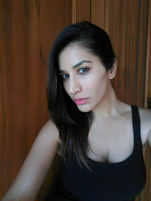 Here's my 1st #Zenfie using the brilliant 13MP front cam! Share ur coolest Zenfie & win a ZenFone selfie! @ASUSIndia - Twitter@Sophie_Choudry