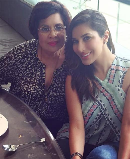 #HappyTeachersDay to all my gurus & esp my mother who teaches me to stay positive, stay true, work hard & believe! Twitter@Sophie_Choudry 