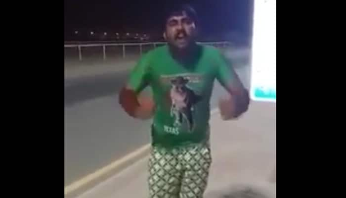 ROFLMAO: This Pakistani idiot has challenged &#039;Kaffir&#039; Narendra Modi to a duel! - Watch Video