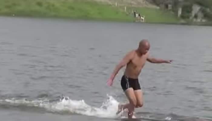 Amazing Video: Shaolin Kung-Fu Monk &#039;walks&#039; 125 metres on water, sets new world record