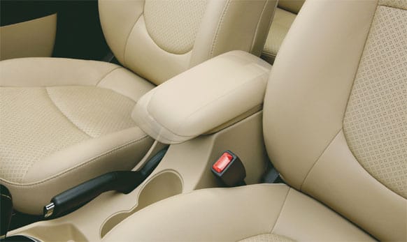 Sliding armrest with storage. (Picture courtesy: http://www.hyundai.com)