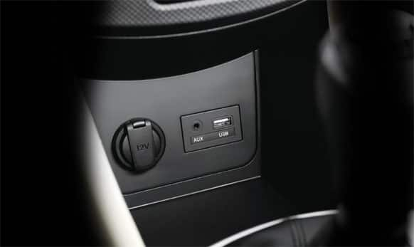 AUX & USB Ports. (Picture courtesy: http://www.hyundai.com)