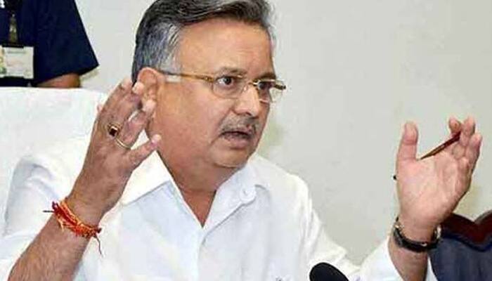 Shocking! Snakelet found in water bottle served to JP Nadda, Raman Singh