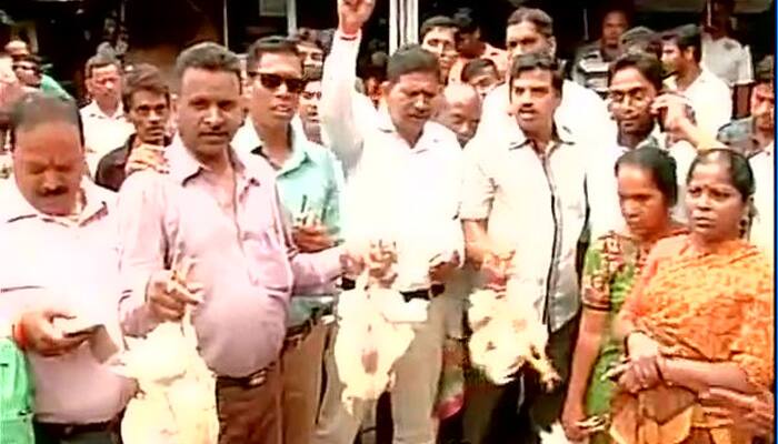 Shiv Sena, MNS defy meat ban in Mumbai, set up stalls to sell chicken