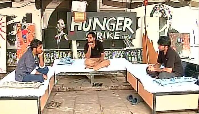Three FTII students go on indefinite hunger strike demanding Gajendra Chauhan&#039;s removal